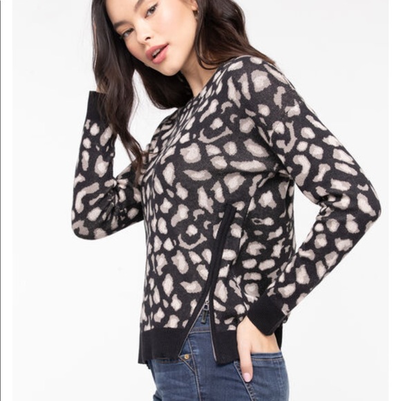 Animal Print Side Zip Sweater Small - Picture 2 of 9